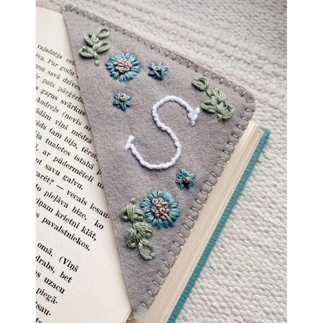 5pcs Hand Embroidered Corner Bookmark Cute Flower Bookmarks for Book Reading Lovers Meaningful Gift Bookmark School Office Supply