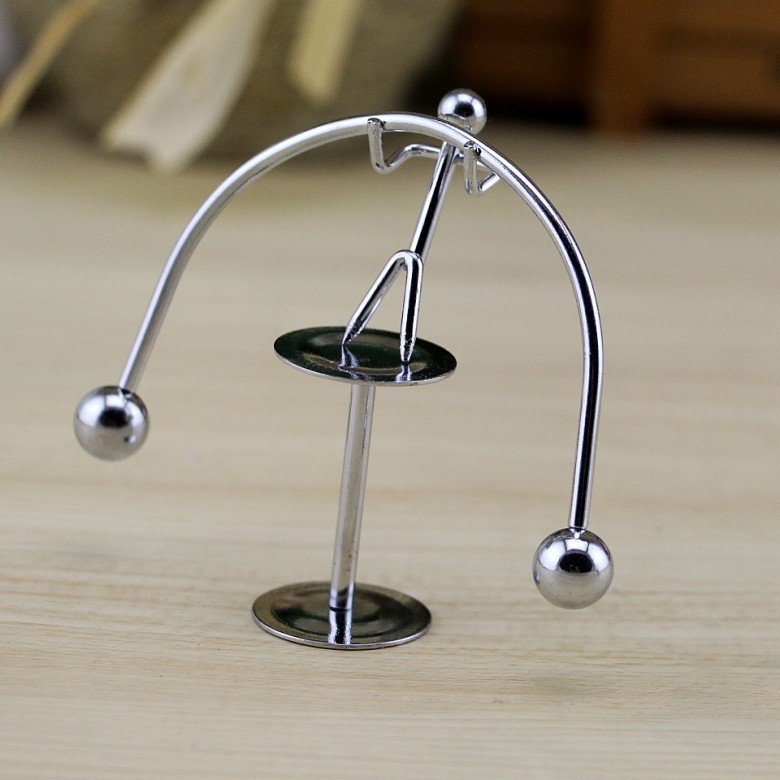 Mini Metal Perpetual Balance Small Weightlifting Cartoon Newton Physics Science Newton Pendulum Home Little Iron People Swing