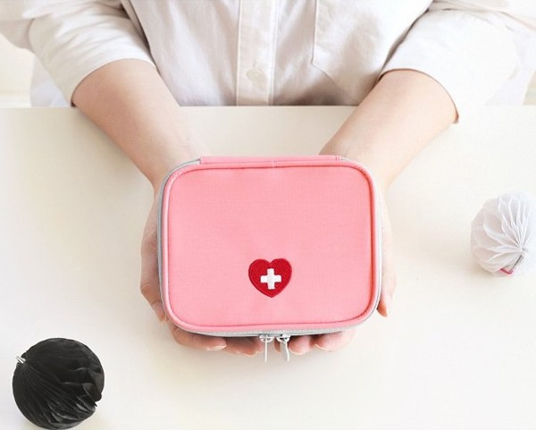 Travel Portable Medicine bag Mini Outdoor First Aid Kit Bag Travel Portable Medicine Package Emergency Kit Bags Medicine Storage Bag Small Organizer