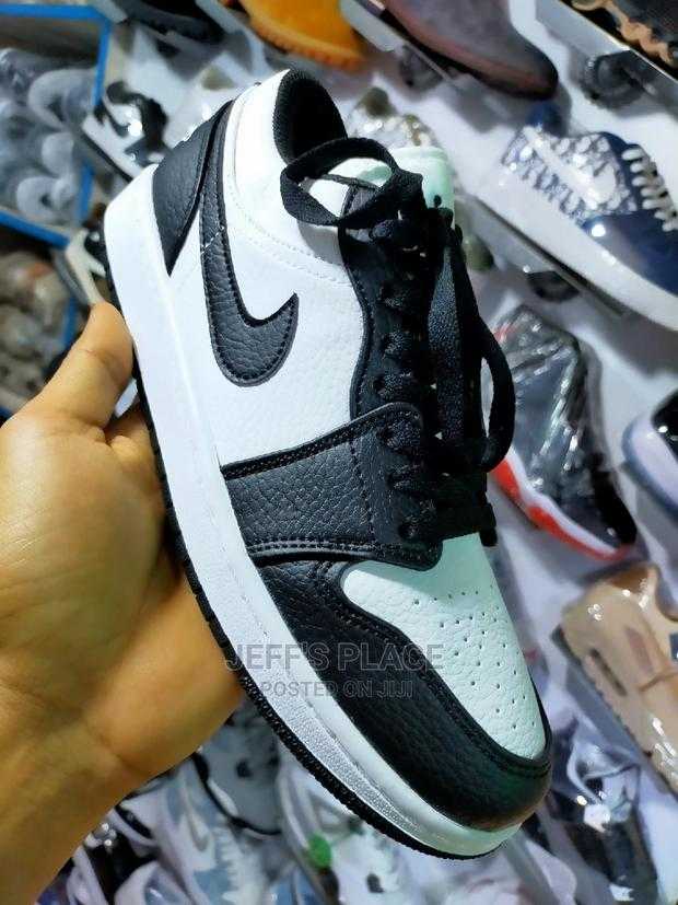 men`s low cut jordan one breathable sneaker shoes