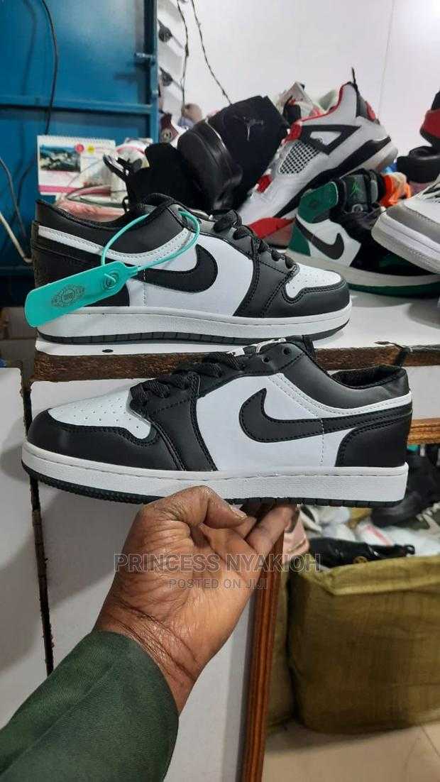 men`s low cut jordan one breathable sneaker shoes