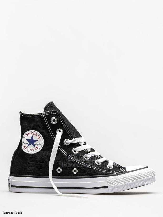 black and white high top all star men`s converse rubber shoes Black
