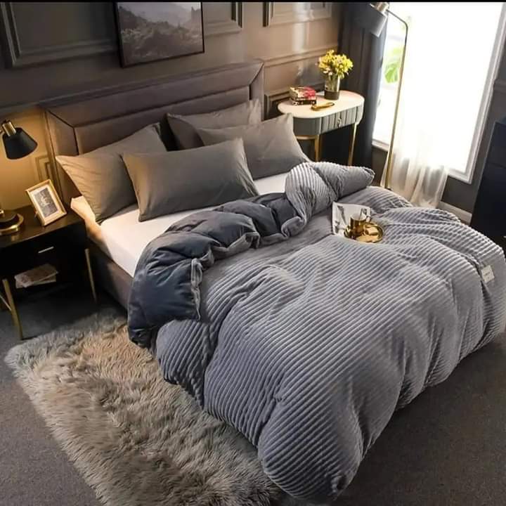 High quality heavy warm Velvet DuvetsSize :1 Duvet, 1Bedsheet, 2 pillowcases Bedding sets & accessories