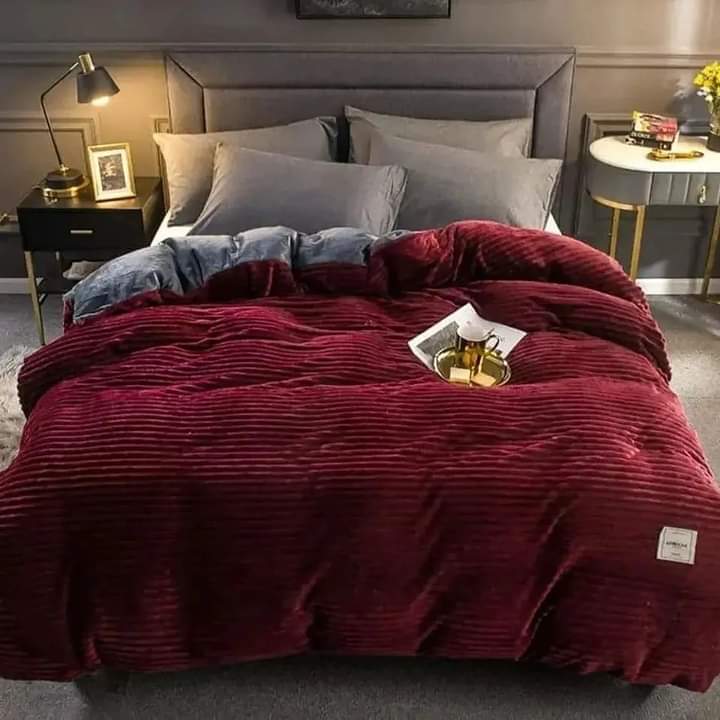 High quality heavy warm Velvet DuvetsSize :1 Duvet, 1Bedsheet, 2 pillowcases Bedding sets & accessories
