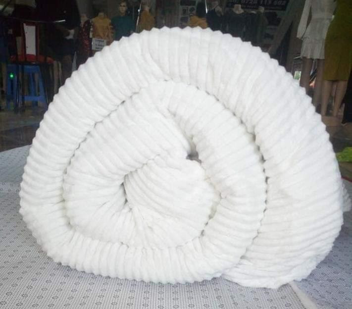 High quality heavy warm Velvet DuvetsSize :1 Duvet, 1Bedsheet, 2 pillowcases Bedding sets & accessories