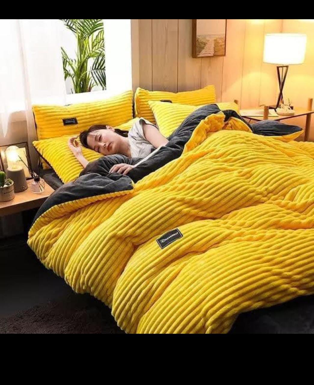 High quality heavy warm Velvet DuvetsSize :1 Duvet, 1Bedsheet, 2 pillowcases Bedding sets & accessories