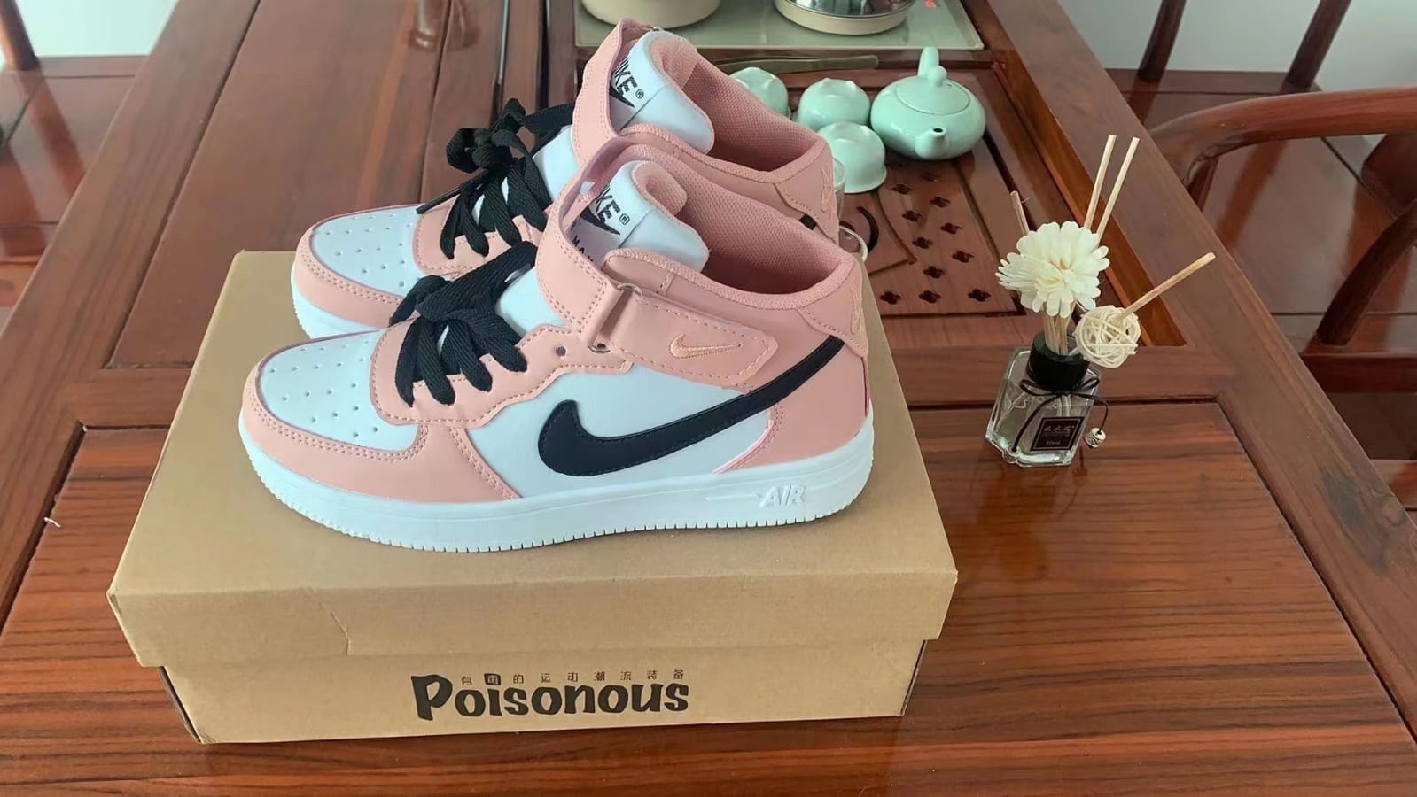 Kids Airforce 1 High top sneaker fashion As per the picture