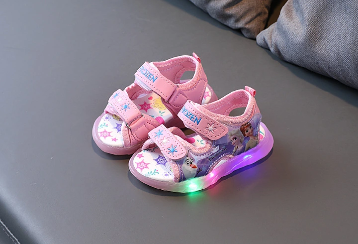Sandals Kids ShoesSandals&Flip Flops Girls Light up Shoes Light up Shoes for Small and Middle School Children Beach Shoes with Light for Baby's Walking Shoes