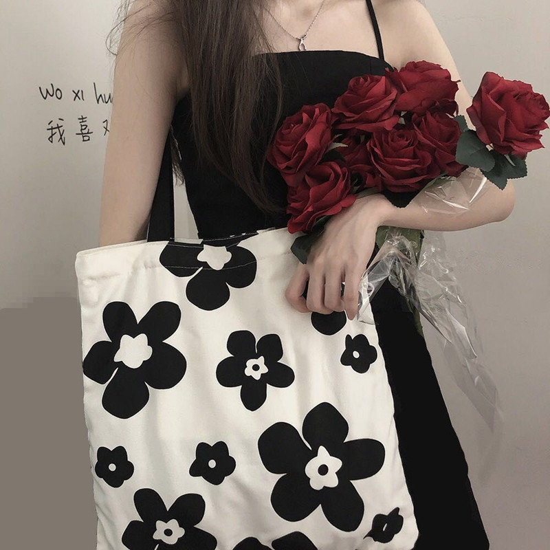 Korean Version of ins Canvas Bag Black and White Hyuna Flower Schoolgirl Fashion Versatile  Shoulder Bag Shopping Bag