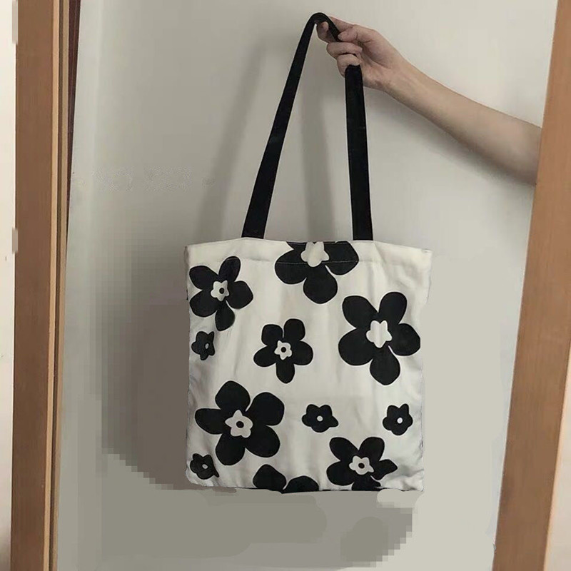 Korean Version of ins Canvas Bag Black and White Hyuna Flower Schoolgirl Fashion Versatile  Shoulder Bag Shopping Bag