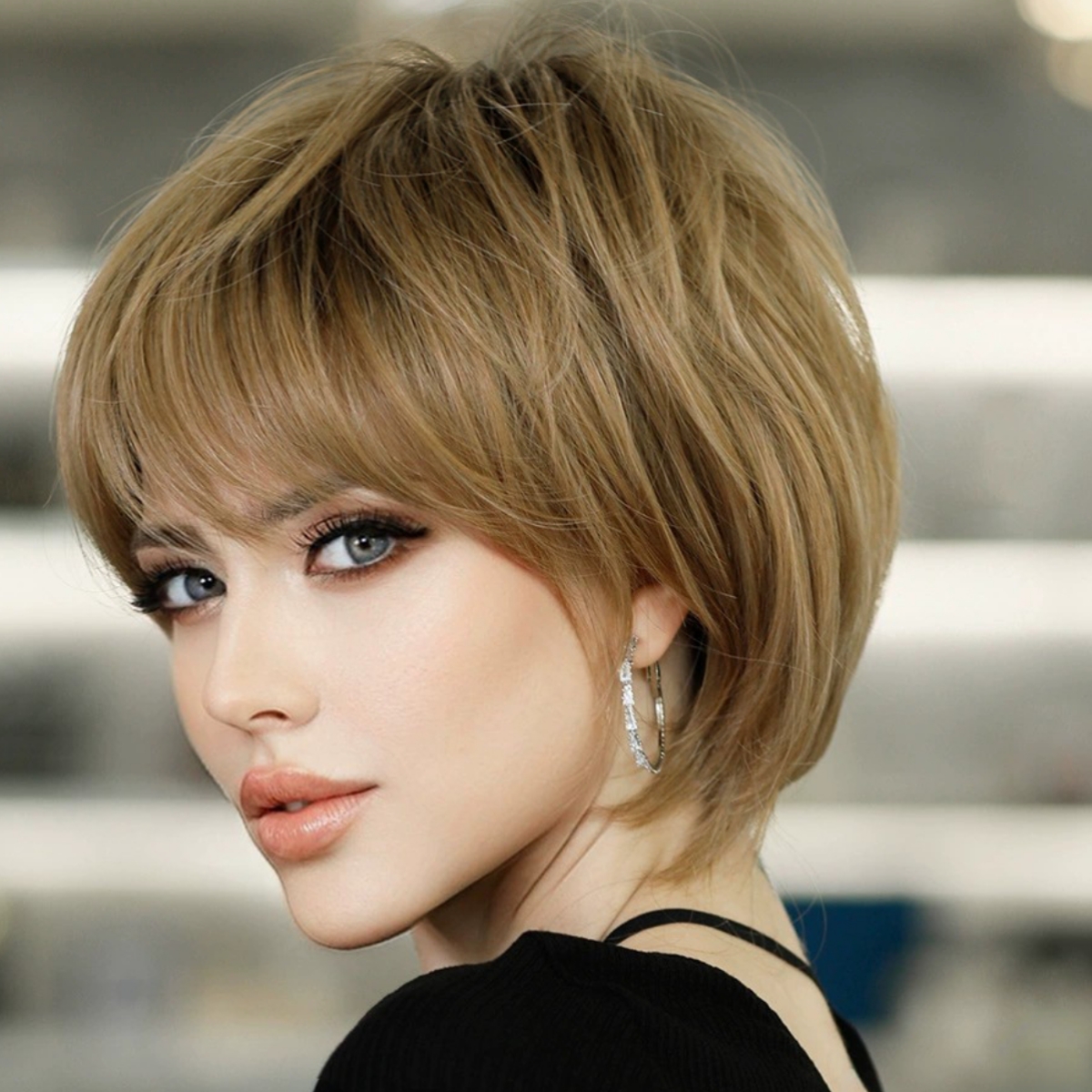 Pixie Blonde Wigs for Women Blonde Brown PixieCut Wig for White Women Layered SyntheticOmbre Blonde Hair Wig Machine Made