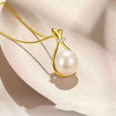 Lucky Bag Necklace for Women's Light Luxury and Small Crowd Design Clavicle Chain Transfer Beads Pendant Versatile and Simple Clavicle Chain Jewelry White