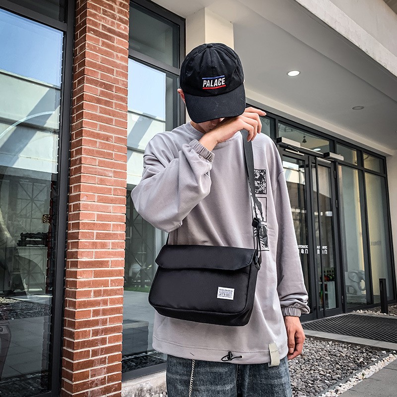 Palace best sale messenger bag